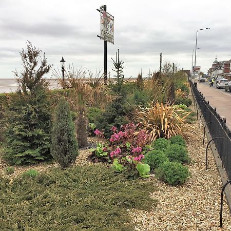 Lovely Sea Front House In Cleethorpes - Sleeps 6 Exterior photo